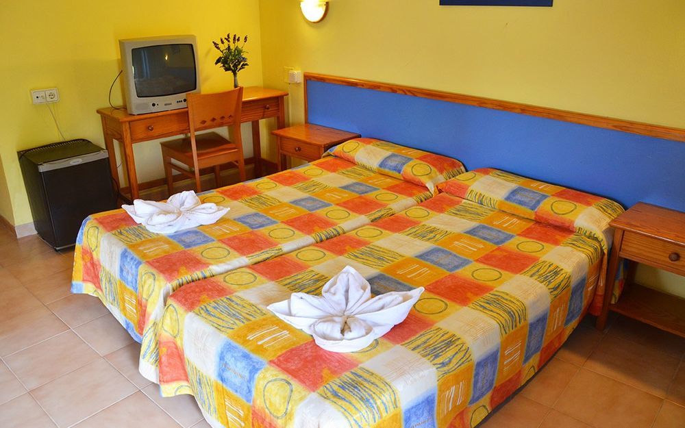 Hotel Vibra Marco Polo II - Adults Only Sant Antoni de Portmany Exterior foto