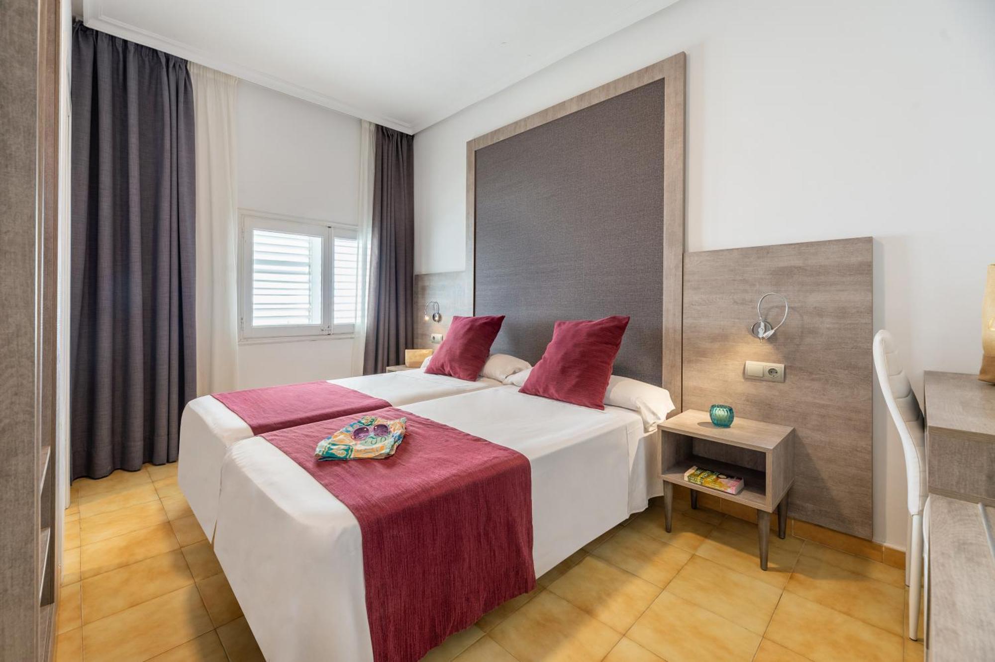 Hotel Vibra Marco Polo II - Adults Only Sant Antoni de Portmany Exterior foto