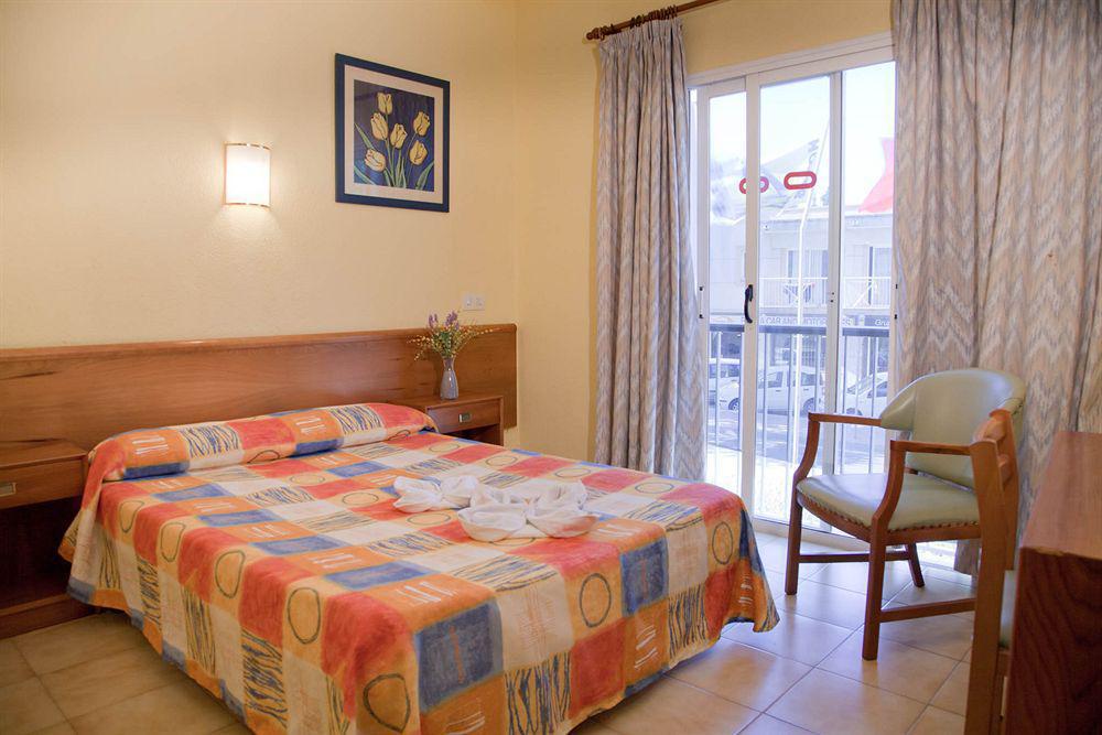 Hotel Vibra Marco Polo II - Adults Only Sant Antoni de Portmany Exterior foto